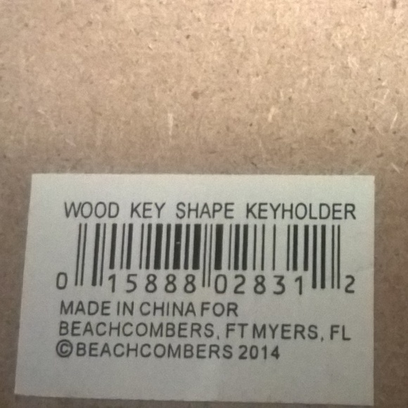Wood Key Shape Keyholder from Beachcombers - Picture 6 of 8
